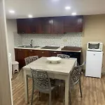 E&g House *